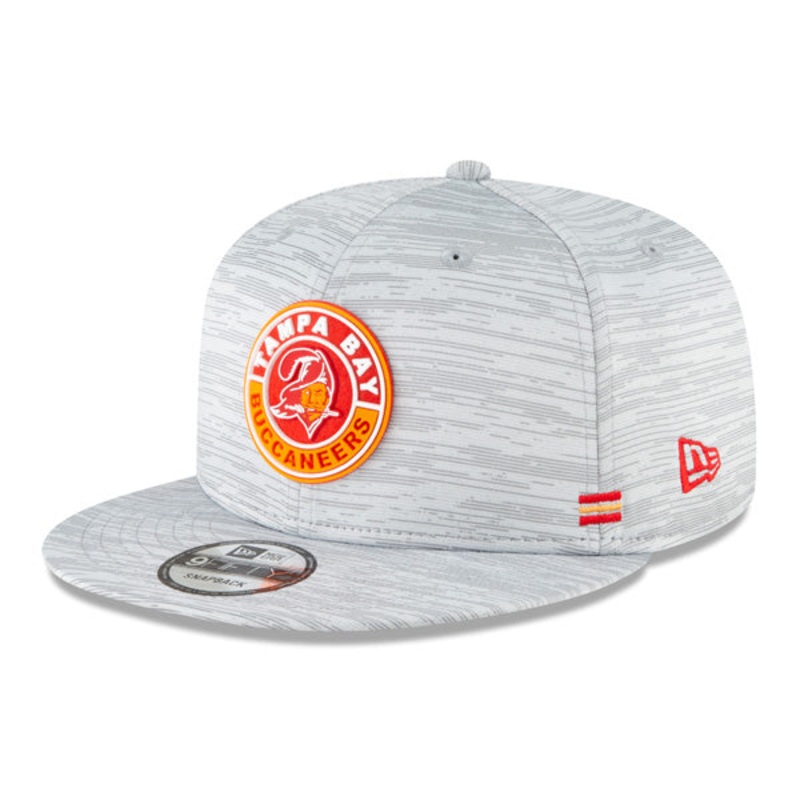 Tampa Bay Buccaneers New Era 2020 NFL Sideline Official 9FIFTY Snapback Hat – Gray