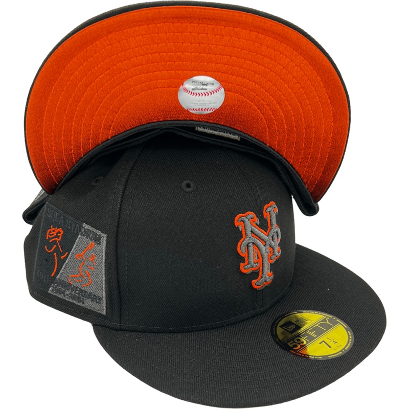 New Era New York Mets Black Metallic Side Patch 59FIFTY Fitted Hat