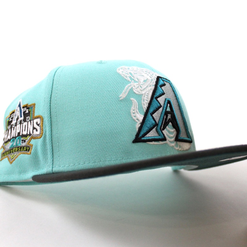 Arizona Diamondbacks 2001 WORLD CHAMPIONS 20TH ANNIVERSARY New Era 59Fifty Fitted Hat (Glow in the Dark Tint Pewter Dark Green Under Brim) 7