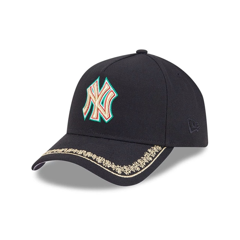 New York Yankees MLB Ornate Visor Black 9FORTY A-Frame Adjustable Cap OSFM