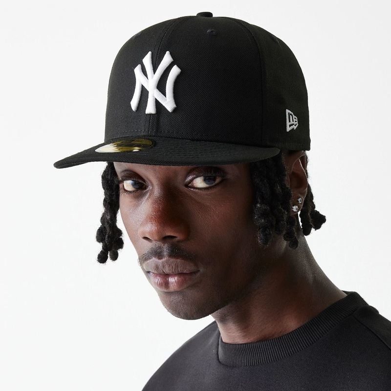 New York Yankees Essential Black 59FIFTY Cap 6 7/8