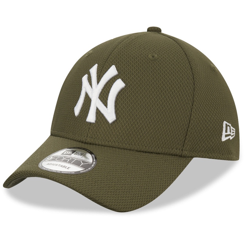 New York Yankees 9FORTY Diamond Era Essential Olive/White Cap One Size