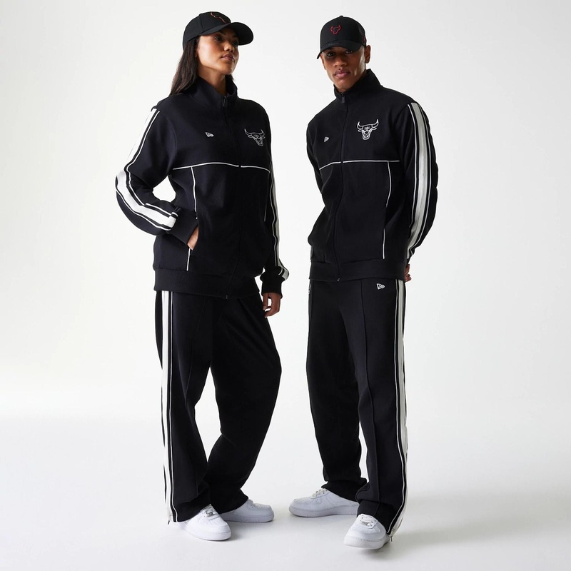 Chicago Bulls NBA Outline Black Track Jacket XS