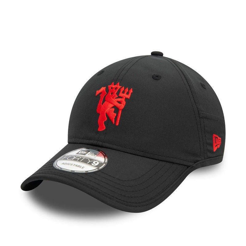 Manuchester United FC 9FORTY  Feather Weight Polyester Black Cap One Size