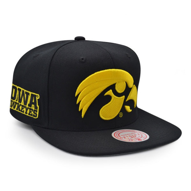 Iowa Hawkeyes NCAA Mitchell & Ness CLASSIC LOGO Snapback Hat – Black/Yellow