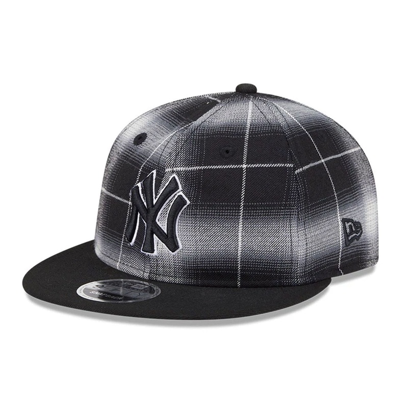 New York Yankees MLB Plaid Black Retro Crown 9FIFTY Snapback Adjustable Cap OSFM