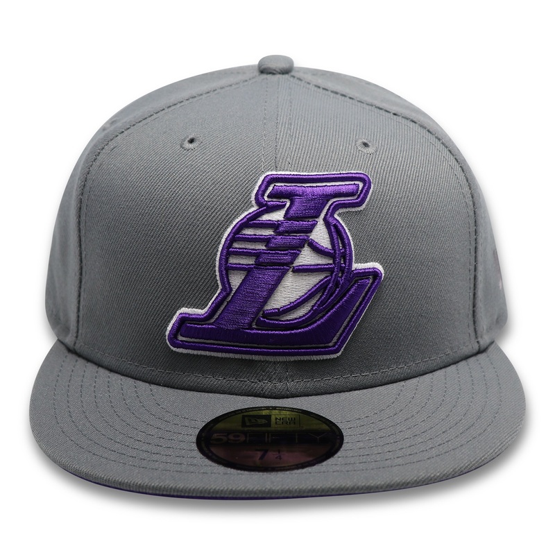 LOS ANGELES LAKERS NEW ERA 59FIFTY FITTED (PURPLE UNDER VISOR) 67/8