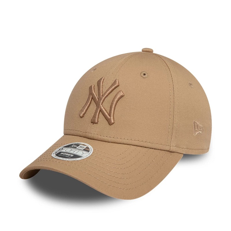 New York Yankees Womens League Essential Light Beige 9FORTY Adjustable Cap OSFM