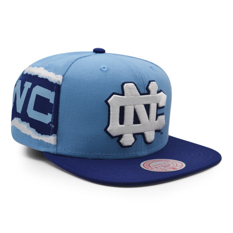 North Carolina Tarheels NCAA Mitchell & Ness JUMBOTRON Snapback Hat – Carolina Blue/Navy