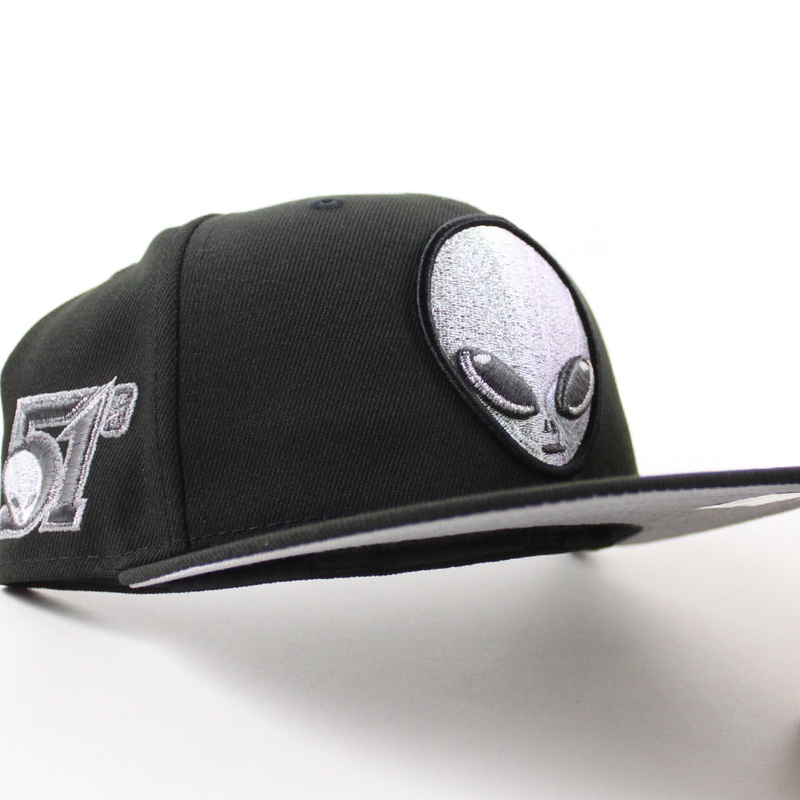 LAS VEGAS 51S New Era 59Fifty Fitted Hat (Metallic Iris Pack Black Gray Under Brim) 6 7/8