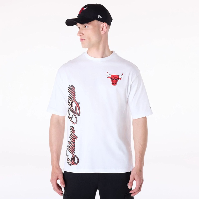 Chicago Bulls NBA Font Graphic White T-Shirt XS