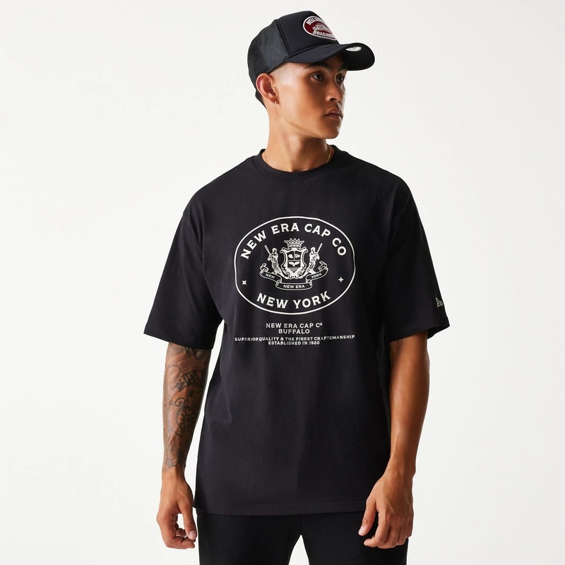 New Era Crest Black Oversized T-Shirt XS
