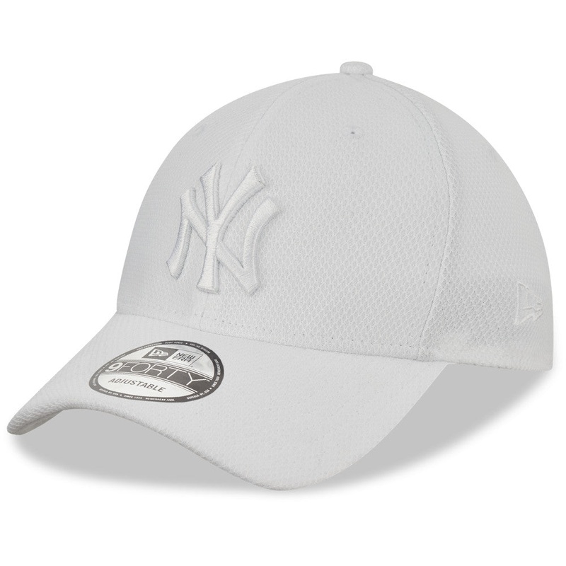 New York Yankees 9FORTY Diamond Era Essential White Cap One Size