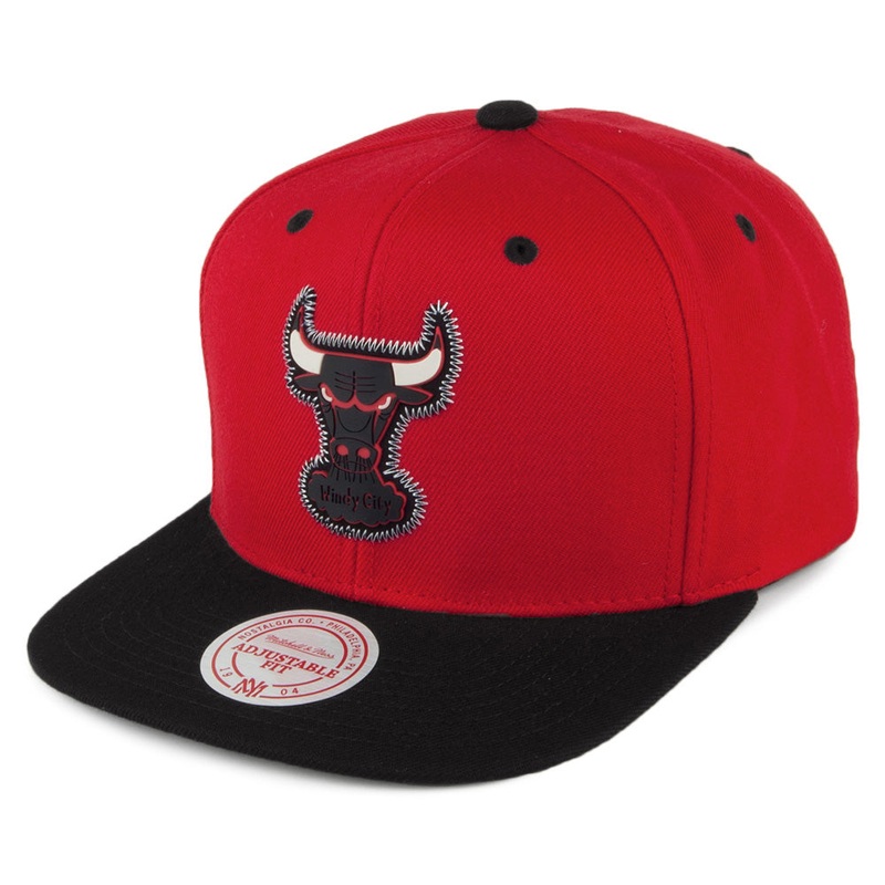 Mitchell & Ness Chicago Bulls Snapback Cap – Zig Zag – Red-Black Adjustable