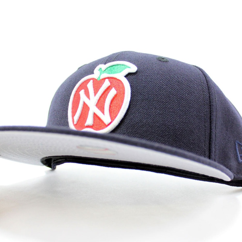 New York Yankees New Era 59Fifty Fitted Hat (Big Apple Navy Gray Under Brim) 7