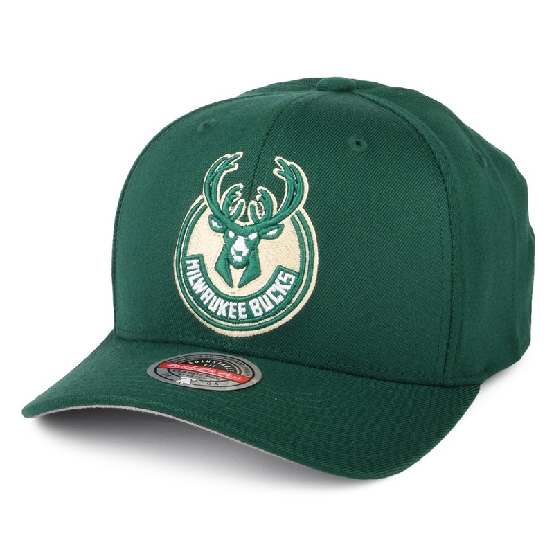 Mitchell & Ness Milwaukee Bucks Snapback Cap – NBA Team Ground Stretch – Green Adjustable