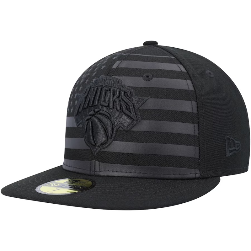 New Era New York Knicks All Black American Flag 2023 59FIFTY Fitted Hat