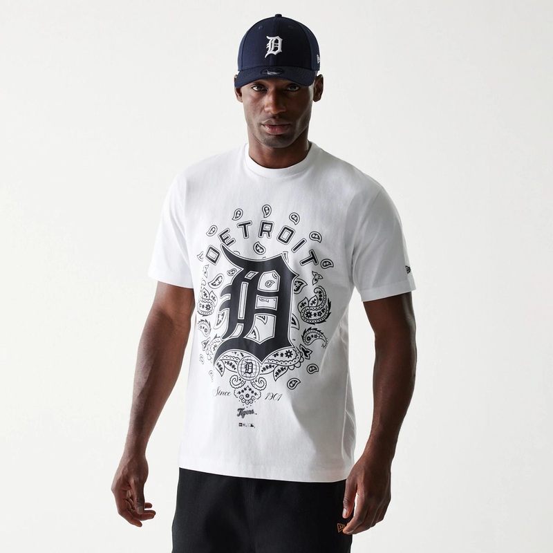 Detroit Tigers MLB Paisley White Oversized T-Shirt XS