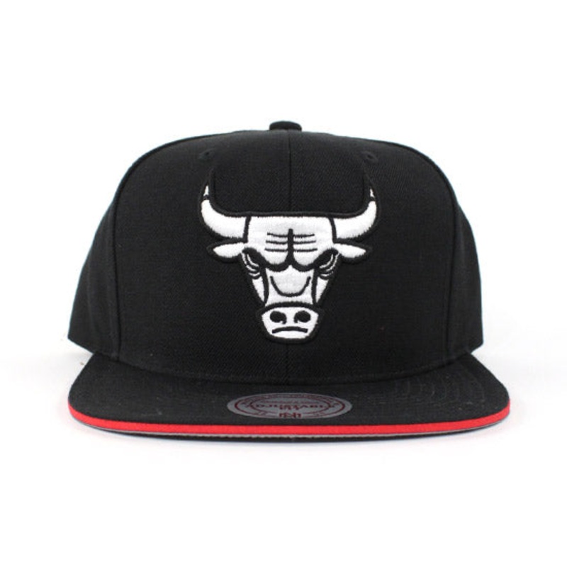Chicago Bulls Mitchell & Ness Snapback Hats (Black 3M Under Brim) One Size