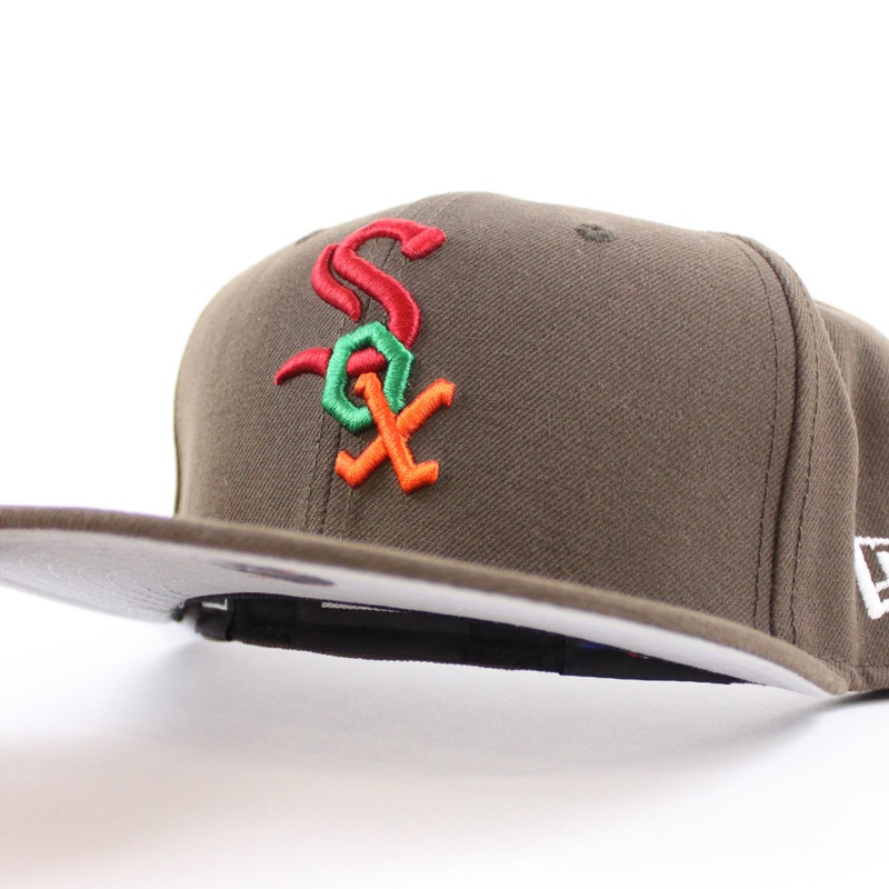 Chicago White Sox New Era Fitted 59FIFTY Hat (BROWN RED GREEN ORANGE GRAY UNDER BRIM) 7 1/8