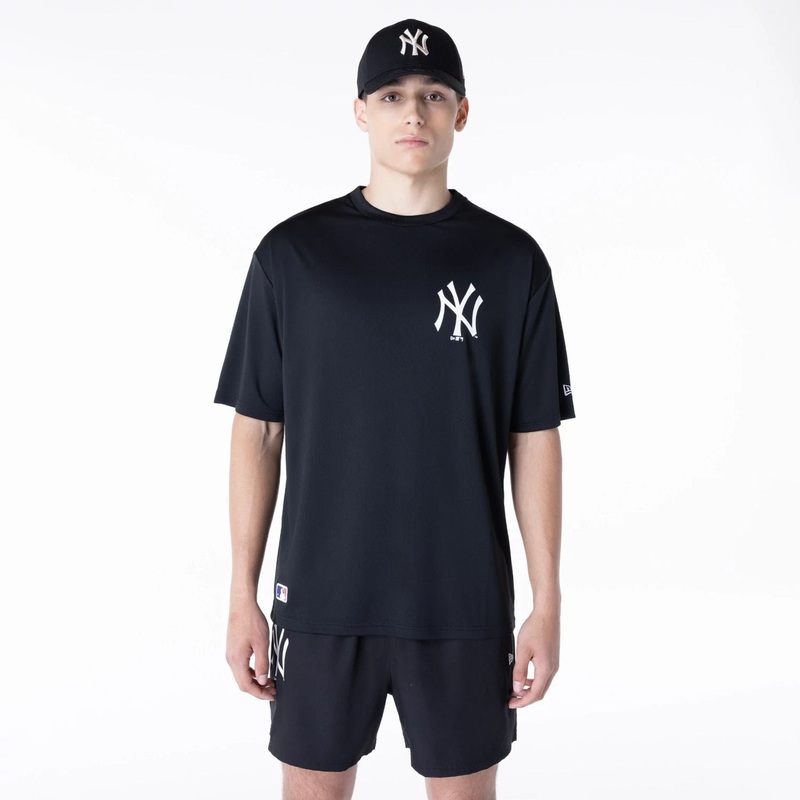 New York Yankees League Essential Black T-Shirt XS