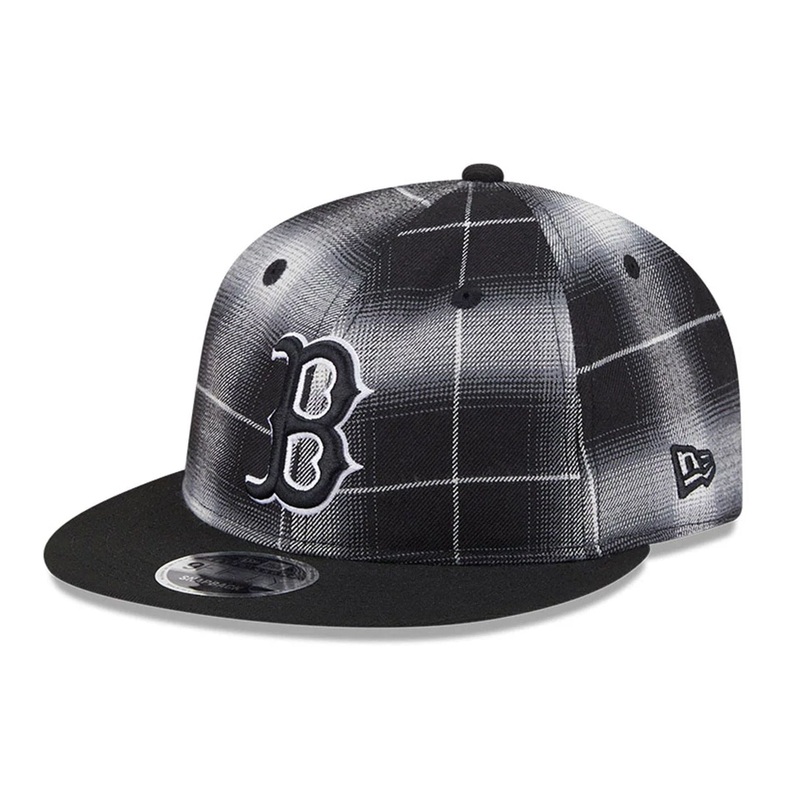 Boston Red Sox MLB Plaid Black Retro Crown 9FIFTY Snapback Adjustable Cap OSFM