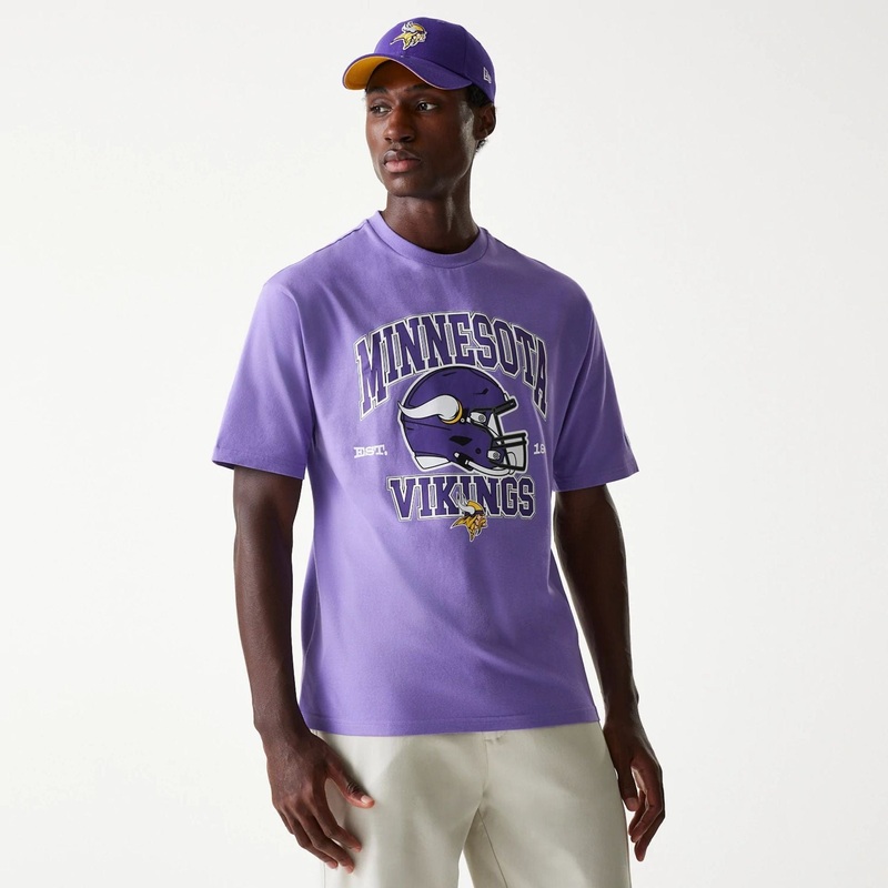 Minnesota Vikings NFL Helmet Purple Oversized T-Shirt XS