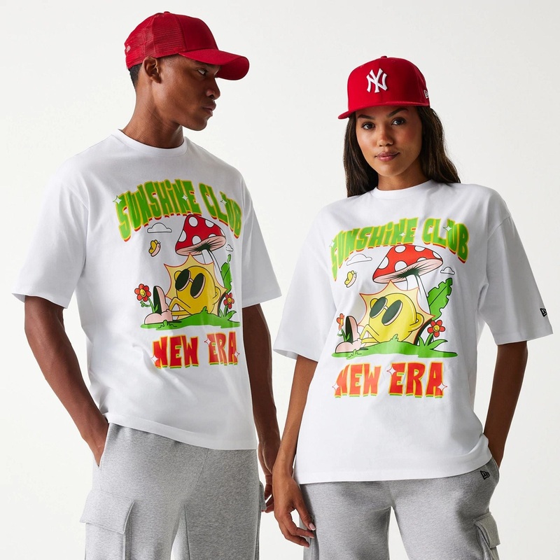 New Era Outdoor Graphic White Oversized T-Shirt XS
