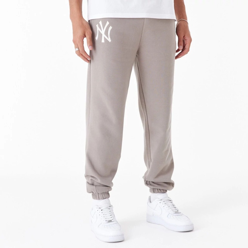 New York Yankees League Essential Beige Joggers XS