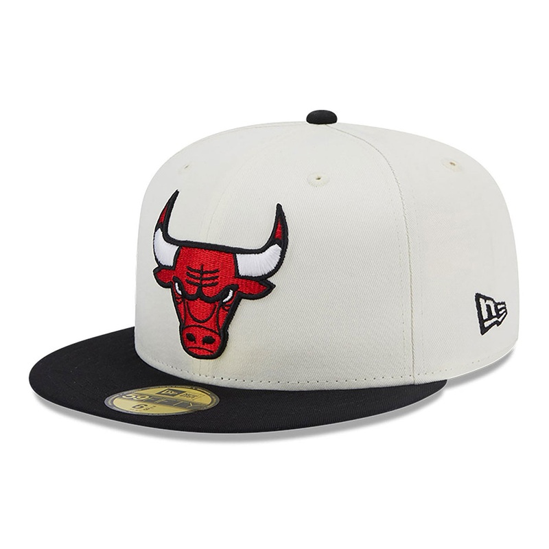 Chicago Bulls 59FIFTY Championships White/Black Cap 6-7/8