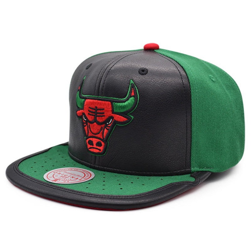 Chicago Bulls Air Jordan DAY ONE Snapback Mitchell & Ness NBA Hat – Black/Green/Red