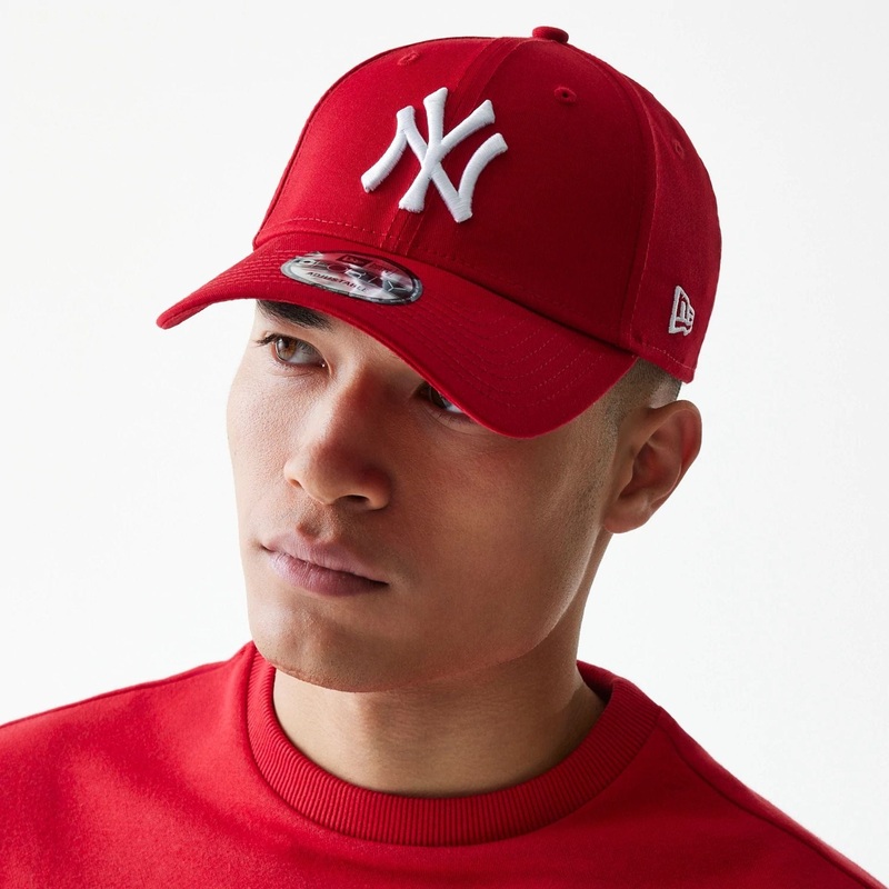 New York Yankees Essential Red 9FORTY Cap OSFA