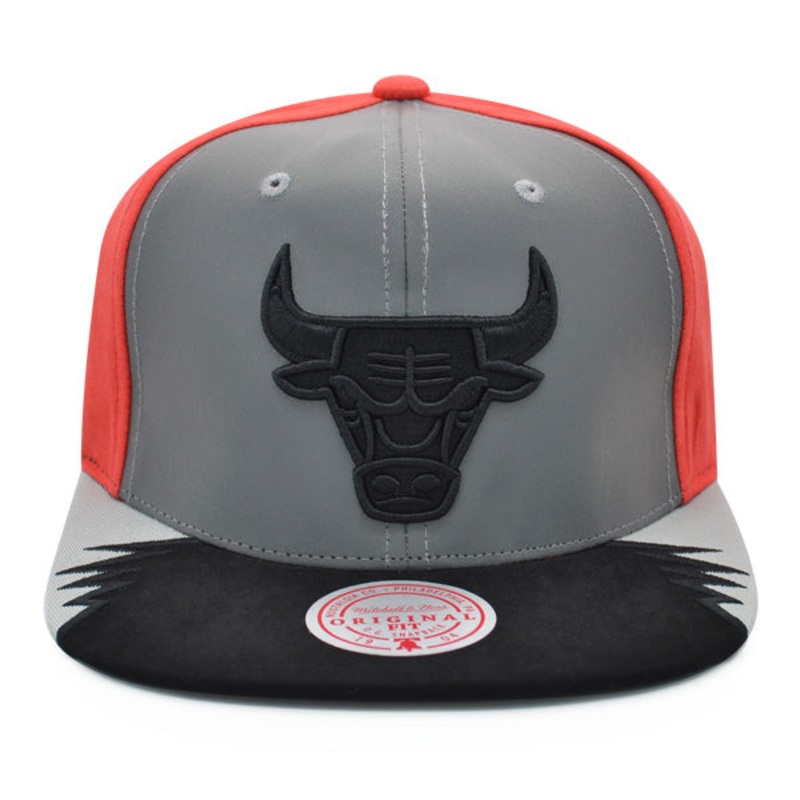 Chicago Bulls Exclusive Mitchell & Ness AIR JORDAN DAY 5 Snapback Hat – Reflective Gray/Black/Peach