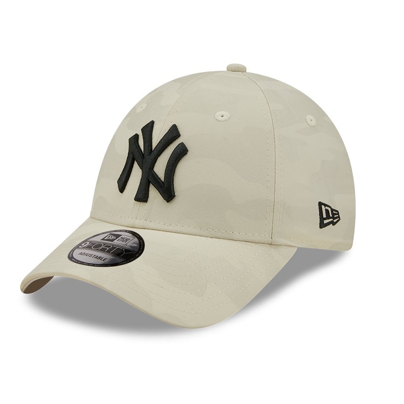 New York Yankees 9FORTY Tonal Camo White Cap One Size