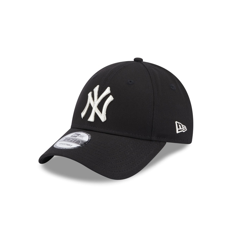New York Yankees Metallic Logo Womens Black 9FORTY Adjustable Cap OSFM