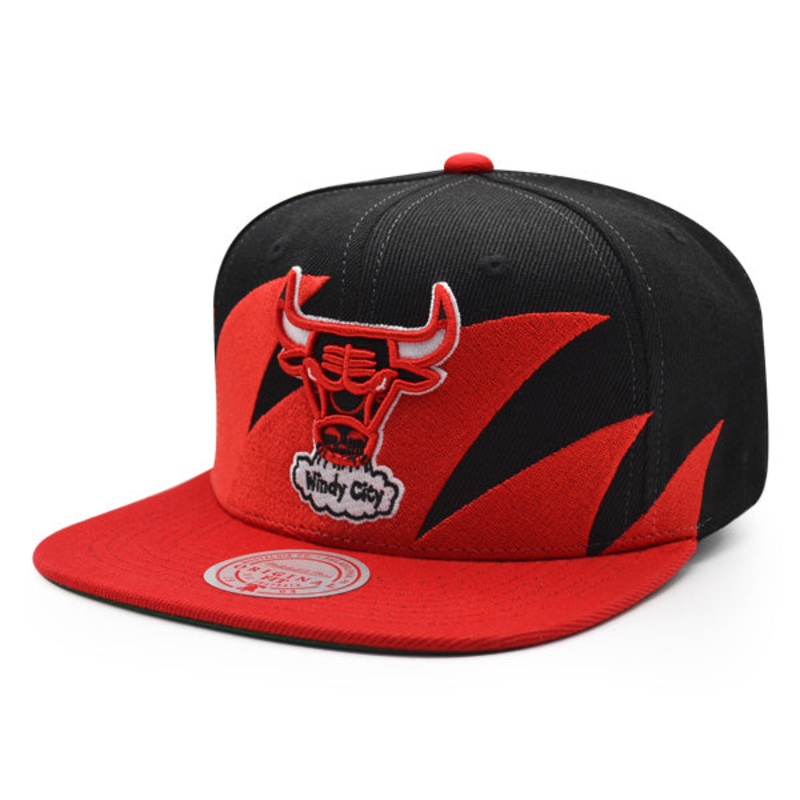 Chicago Bulls NBA Mitchell & Ness SHARKTOOTH Snapback Hat – Black/Red