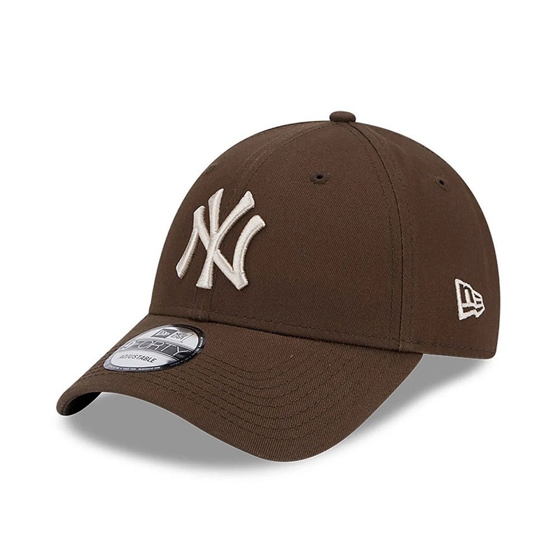 New York Yankees 9FORTY League Essential Brown Cap One Size