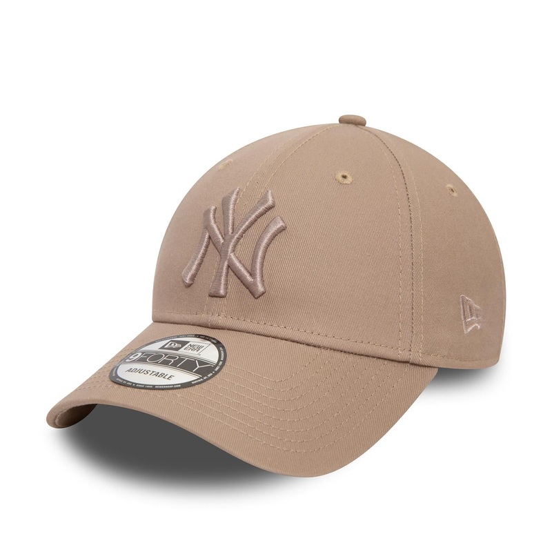 New York Yankees 9FORTY League Essential Pastel Brown  Cap One Size