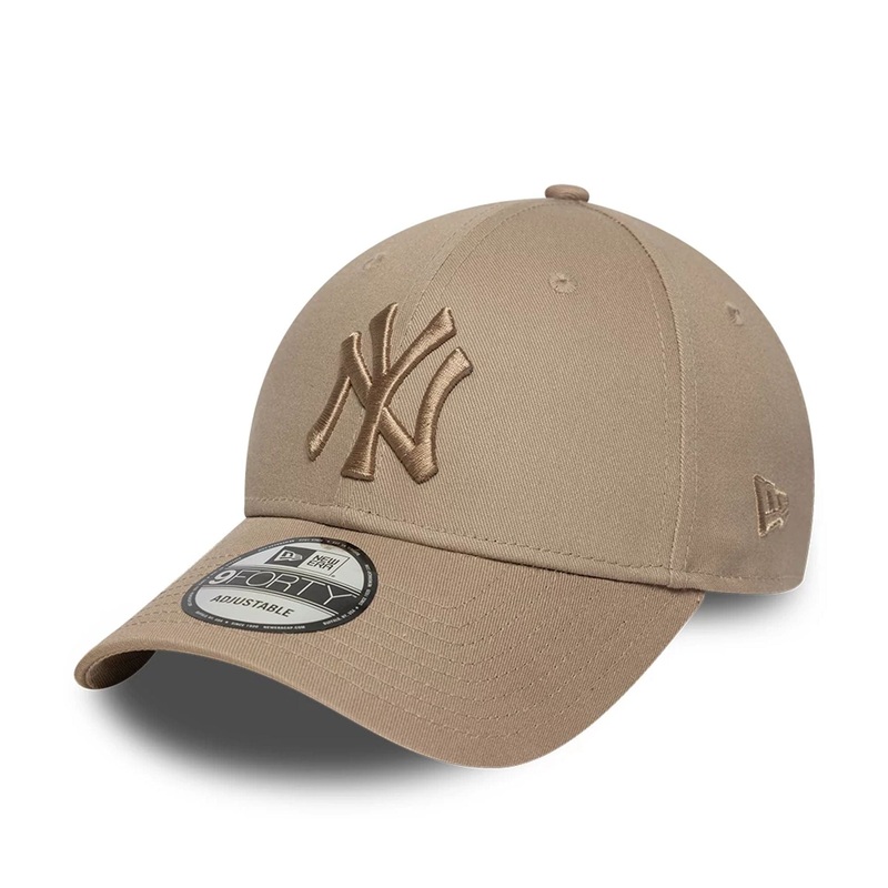 New York Yankees MLB League Essential Pastel Brown 9FORTY Adjustable Cap OSFM
