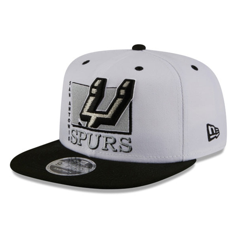 San Antonio Spurs New Era TEAM RETRO 9Fifty Snapback NBA Hat – White/Black