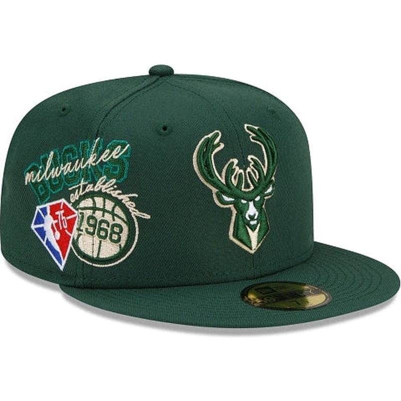 New Era Milwaukee Bucks Back Half 2022 59FIFTY Fitted Hat