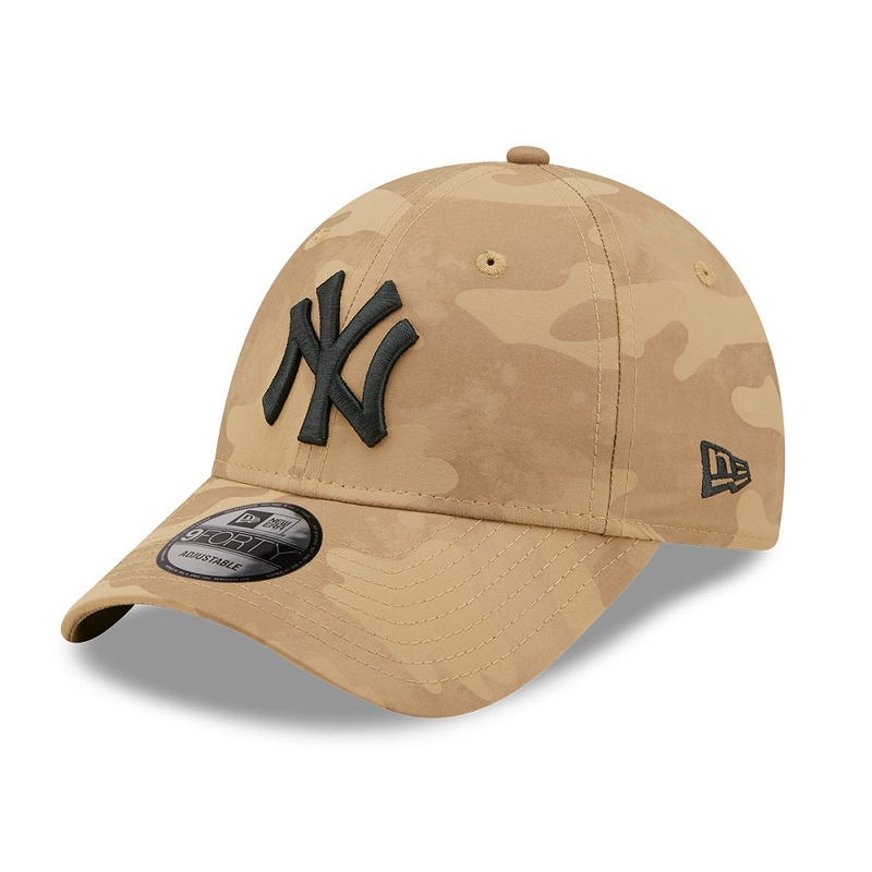New York Yankees 9FORTY Tonal Camo Wheat Cap One Size