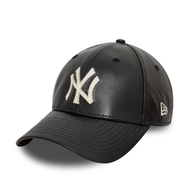 New York Yankees Leather Black 9FORTY Adjustable Cap OSFM