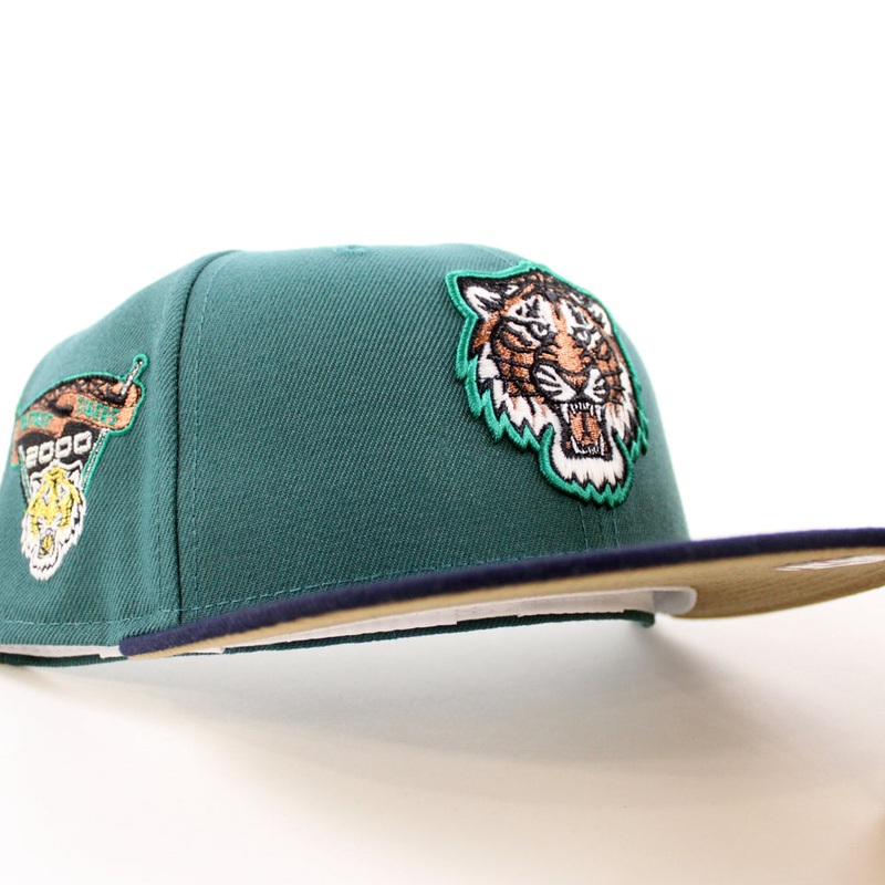 Detroit Tigers 2000 TIGER STADIUM New Era 59Fifty Fitted Hat (Glow in the Dark Needle Green Navy Khaki Under Brim) 7