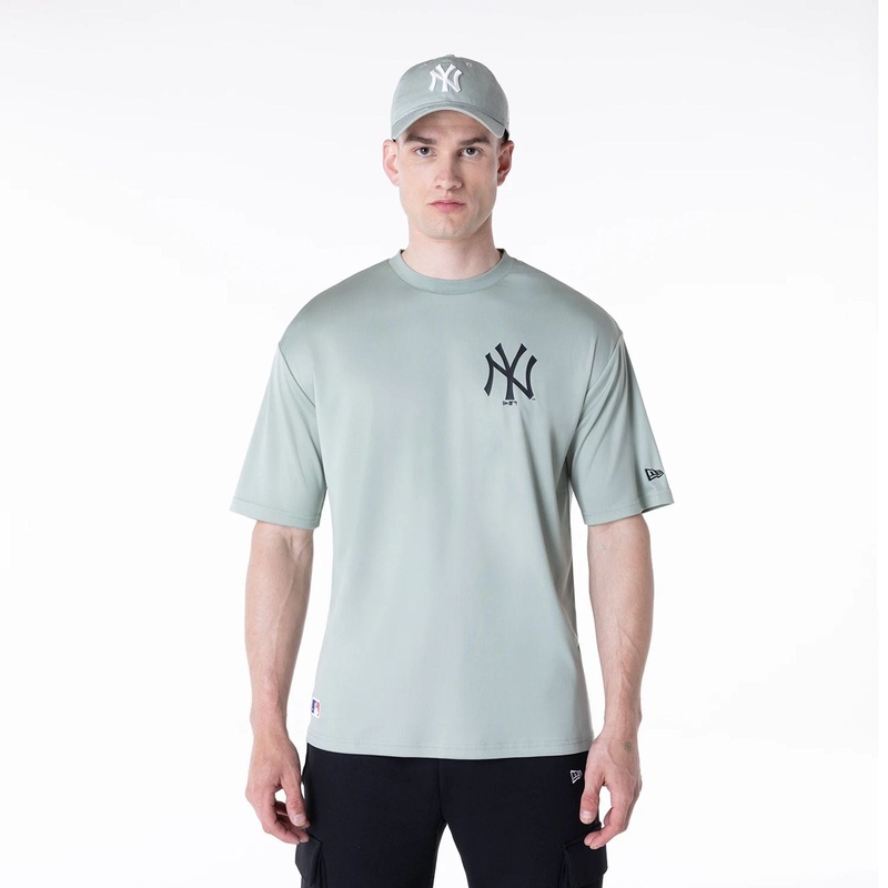 New York Yankees League Essential Pastel Green T-Shirt XS