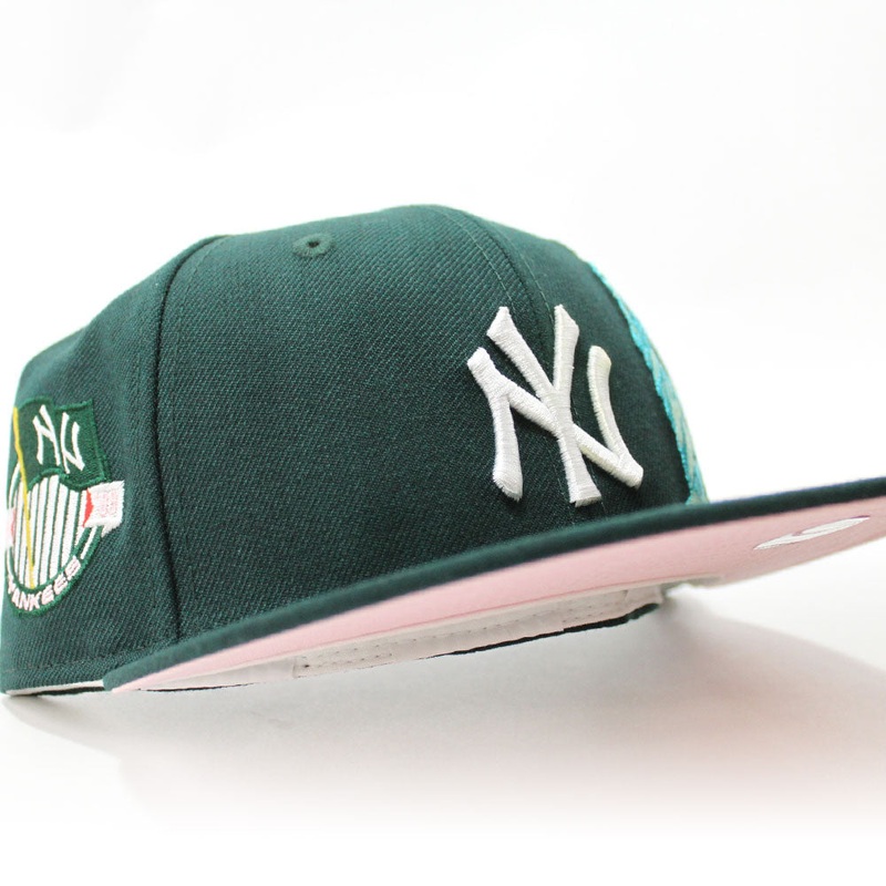 New York Yankees Team Flag APPLE Statue of Liberty Monument New Era 59Fifty Fitted Hat V2 (Green Pink Under Brim) 7