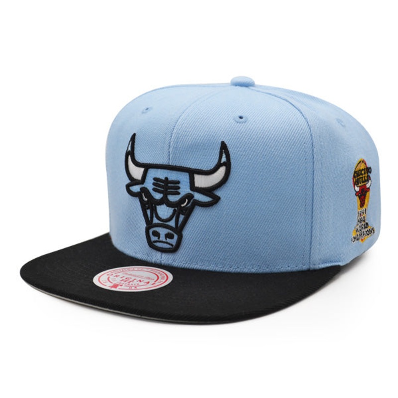 Chicago Bulls 1991 NBA CHAMPIONS Mitchell & Ness UNIVERSITY AWAY 2Tone Snapback Hat – University Blue/Black