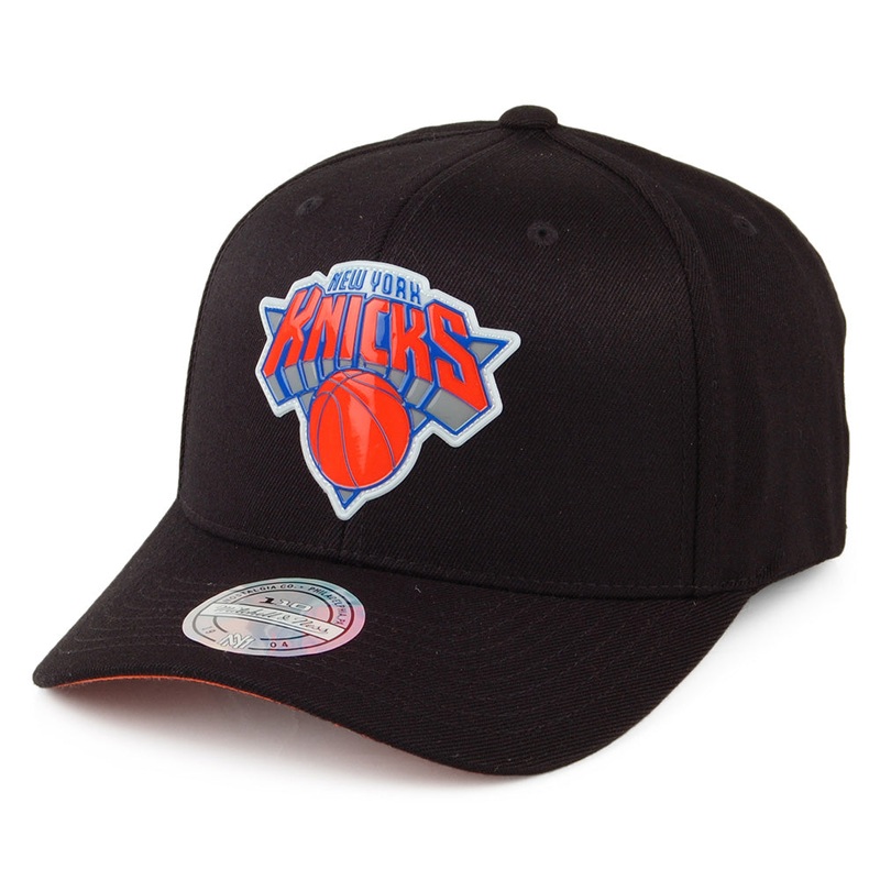 Mitchell & Ness New York Knicks Snapback Cap – Chrome Logo – Black Adjustable